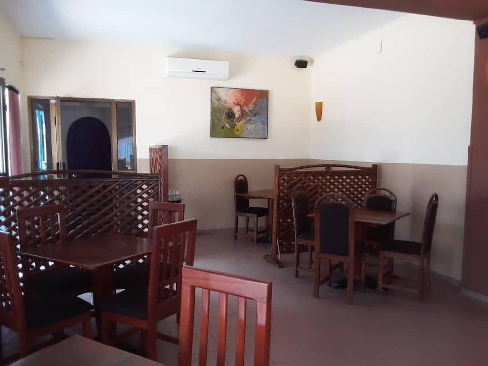 Acropole Hôtel Cotonou Exterior foto
